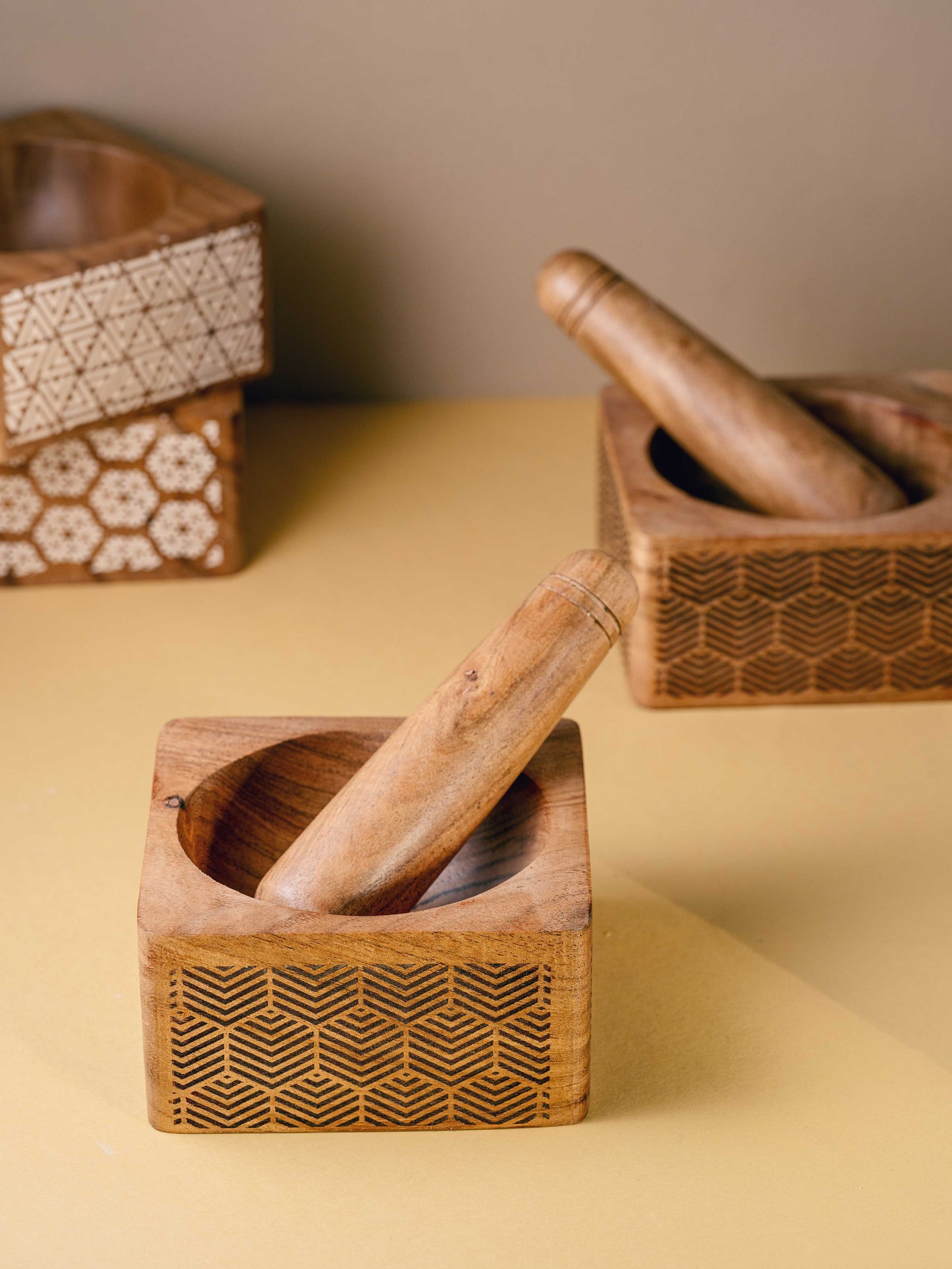 Okhli - Engraved wooden mortar pestle set | Hexagon design