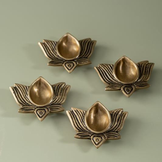 Pushp- Diyas(set of 4)