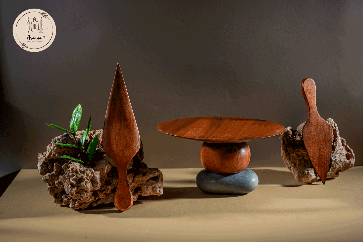 Loom - Unique wooden cake stand with cutters