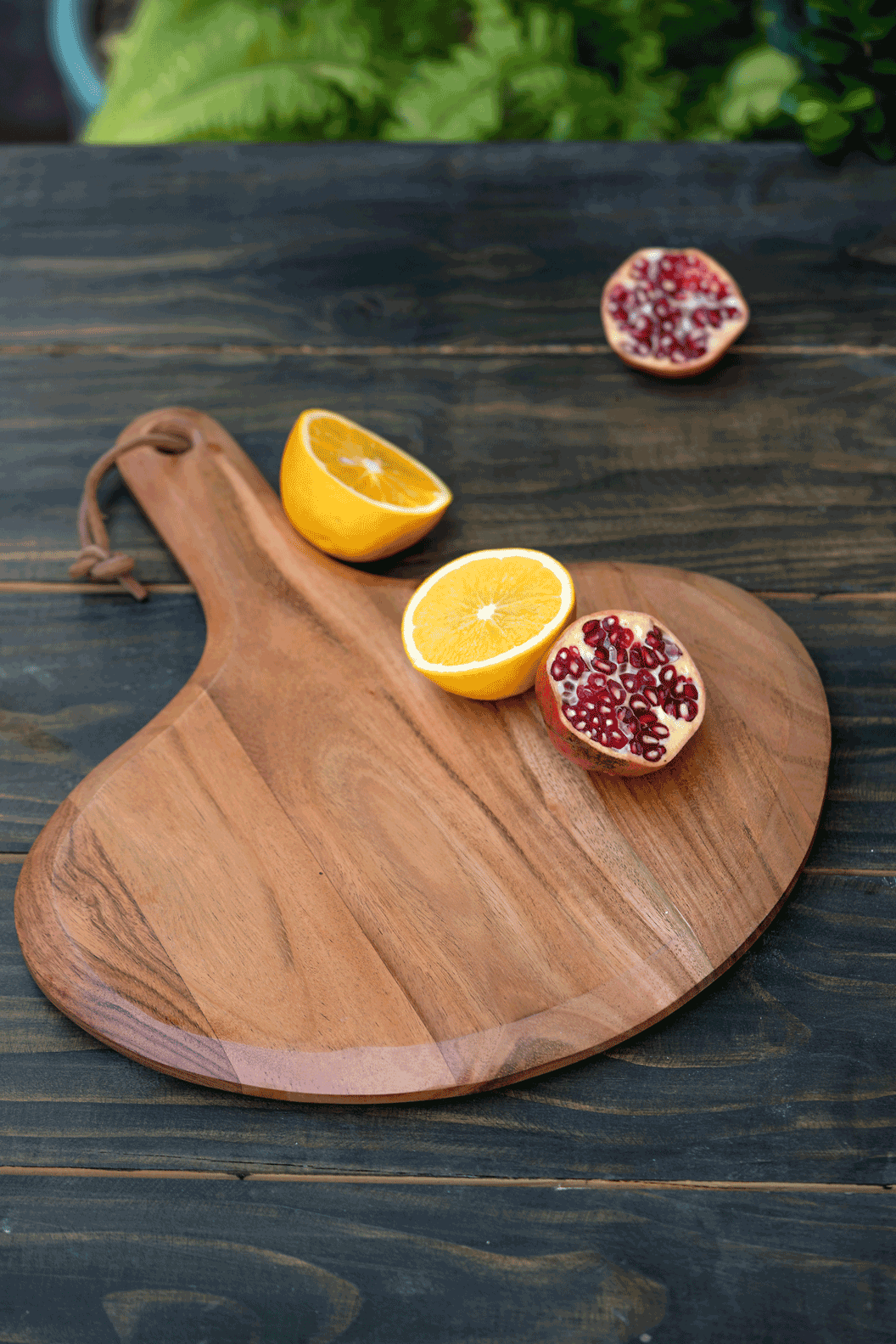 Tal - Oval chopping board with handle